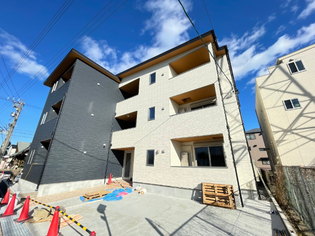 建物外観　現物西面