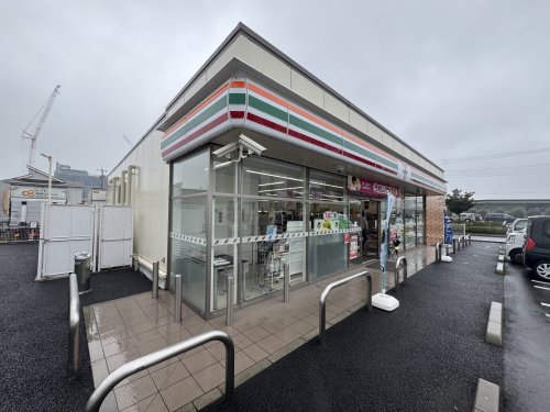 コンビニ　セブンイレブン 印西鹿黒南店（コンビニ）まで1031m
