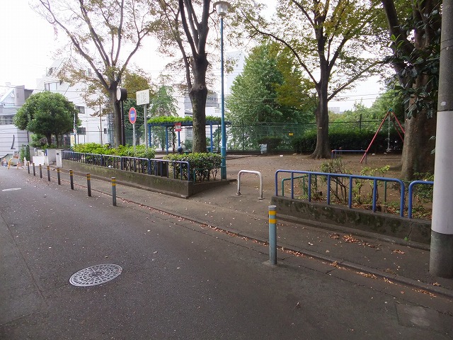 公園　神宮前公園（公園）まで83m