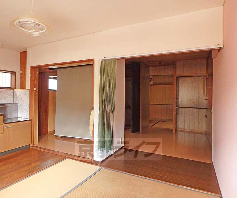 居室・リビング　広々としたお部屋です。