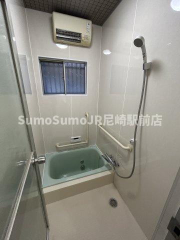 バス・シャワールーム　コンパクトで使いやすいお風呂です