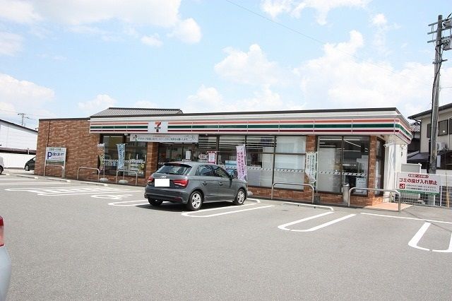 コンビニ　セブンイレブン（コンビニ）まで600m