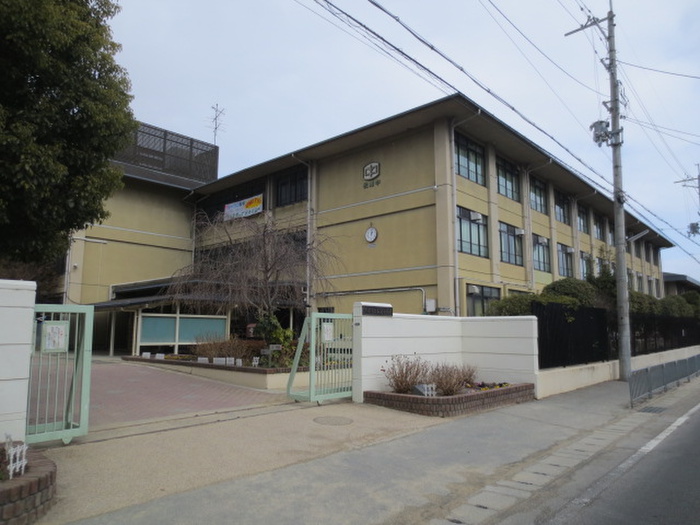 中学校　京都市立松尾中学校（中学校）まで260m