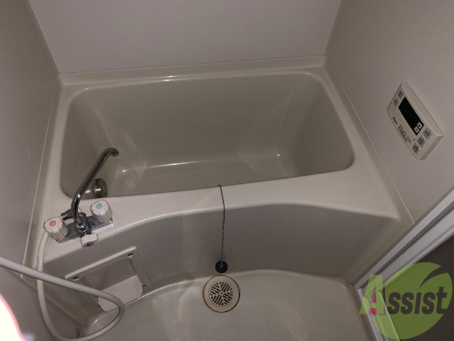 バス・シャワールーム　追炊き機能も付いており、バスタブもゆっくりできる広さです。