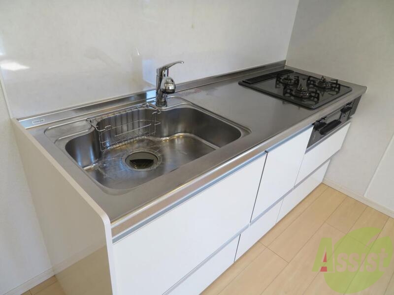 キッチン　グリル付きキッチンでお料理も便利ですね。