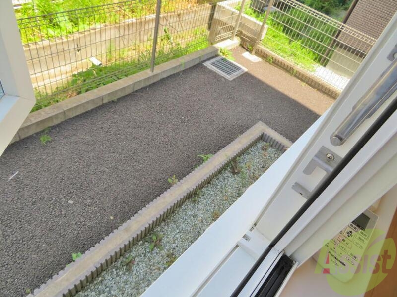 バルコニー　バルコニーはありませんが、家庭菜園が出来そうですね。