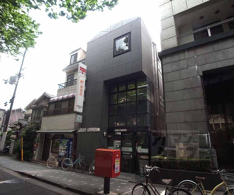 郵便局　府庁前郵便局（郵便局）まで377m