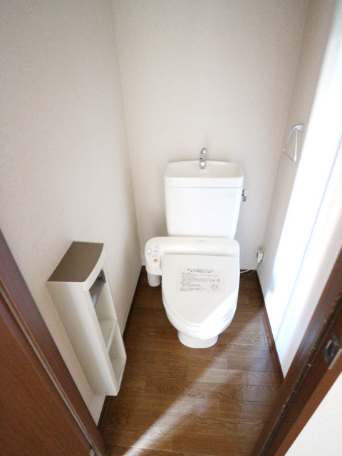 トイレ　他号室写真です