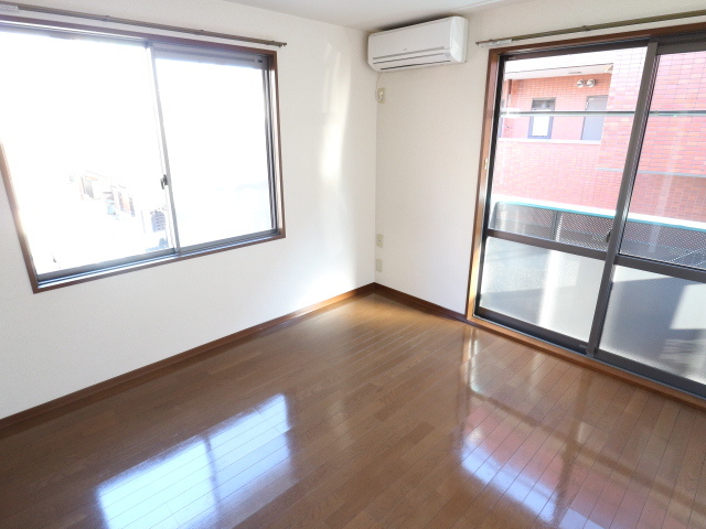 居室・リビング　他号室写真です