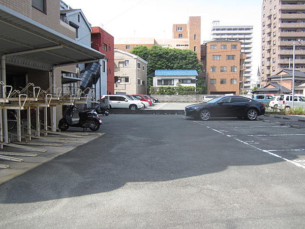 駐車場　駐車スペースもあります