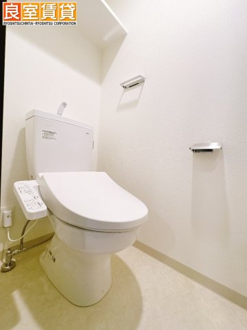 トイレ　温水洗浄便座