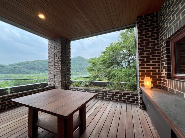 バルコニー　デッキ