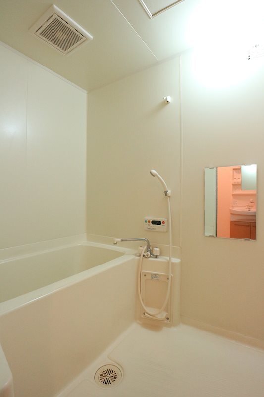 バス・シャワールーム　追い焚き機能付き