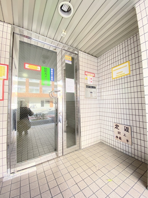 エントランス　オートロック・防犯カメラ