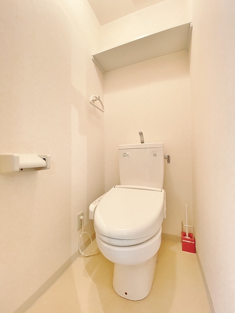 トイレ　温水洗浄便座