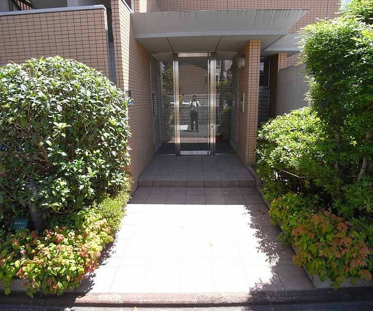 エントランス　建物入口です。