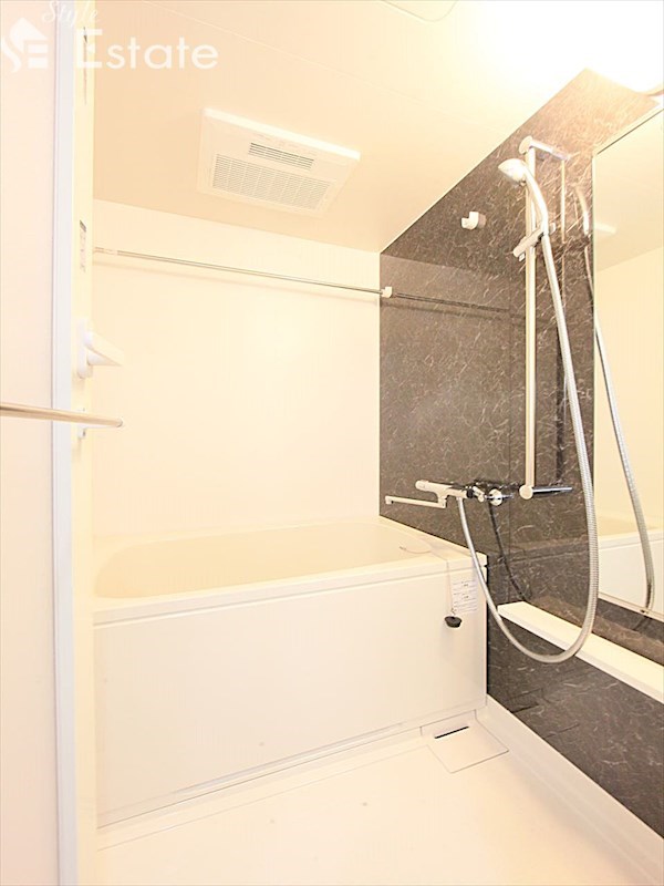 バス・シャワールーム　バスルーム