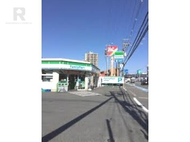 コンビニ　ファミリーマート寝屋川初町店（コンビニ）まで691m