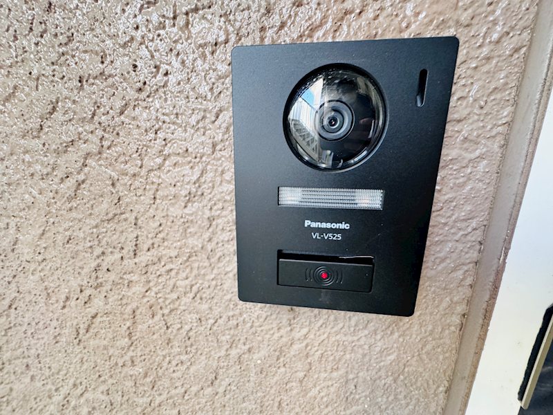 セキュリティ　玄関　モニター付きインターホン