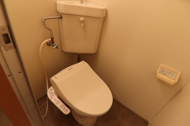 トイレ　※別室の参考写真の為、現況優先です。