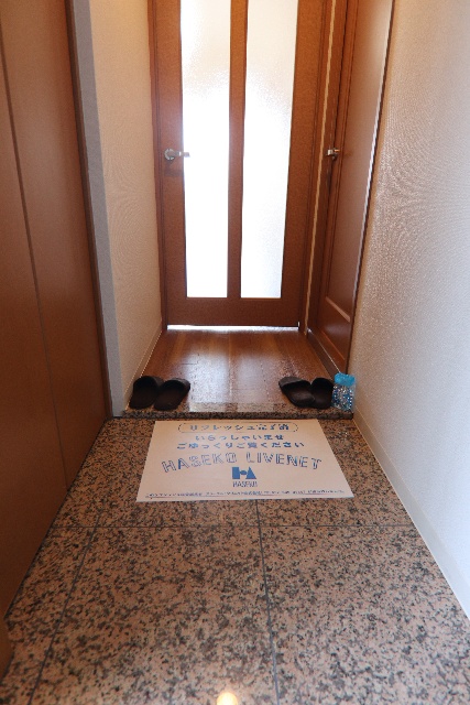 玄関　※別室の参考写真の為、現況優先です。