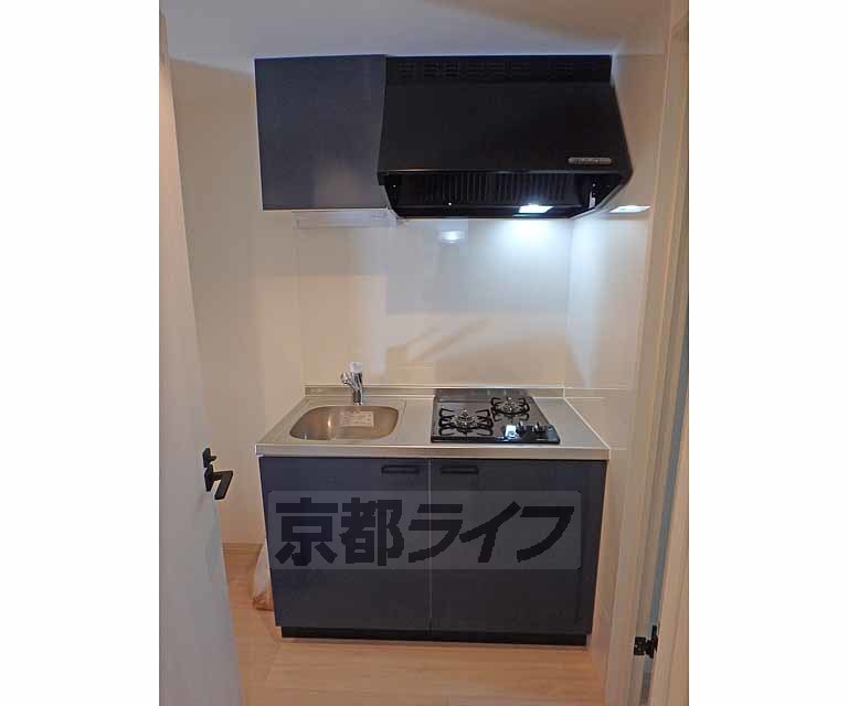 キッチン　ワイドサイズのシステムキッチンです。