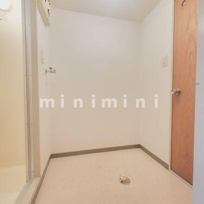 洗面設備　※写真は別号室のものですので現状優先とさせていただきます