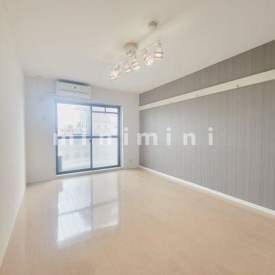 居室・リビング　※写真は別号室のものですので現状優先とさせていただきます