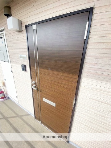 コンビニ　セブンイレブン（コンビニ）まで728m