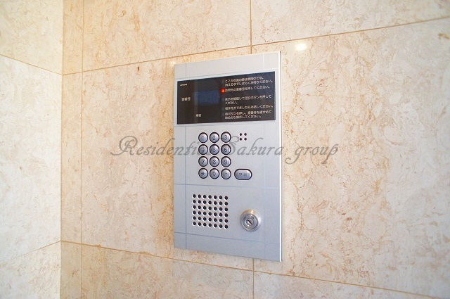 セキュリティ　女性の方でも安心のモニター付きオートロック♪