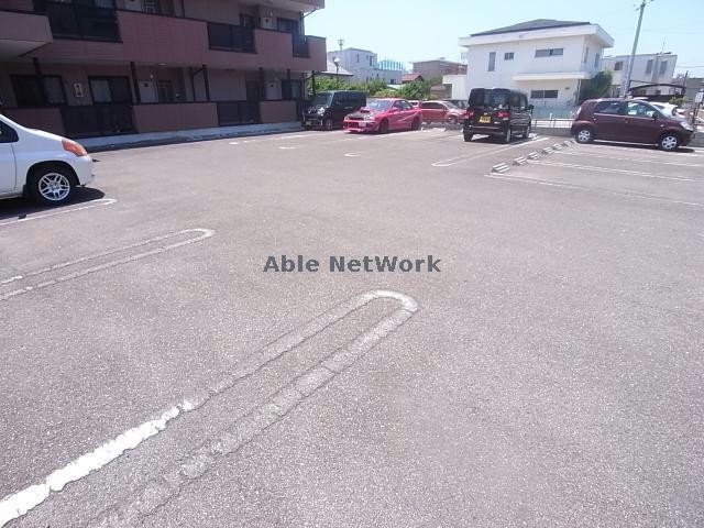 駐車場　駐車場