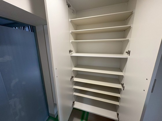 玄関　※別号室の写真です。