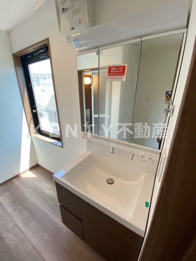 洗面設備　忙しい朝には欠かせない洗面所です