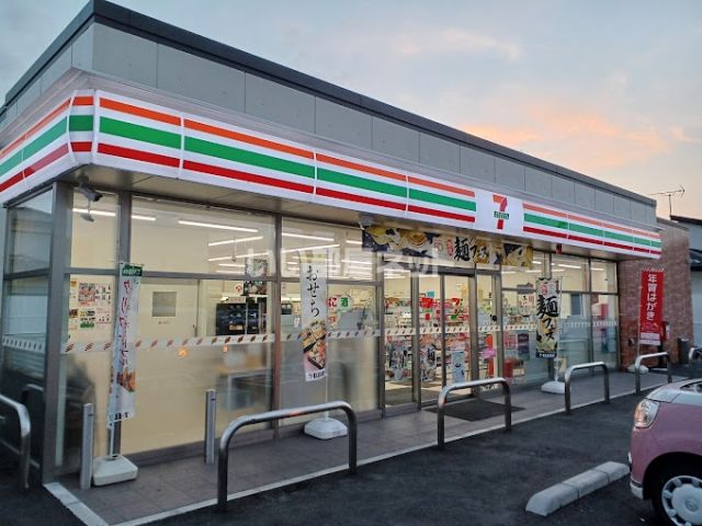 コンビニ　セブンイレブン 古河七軒町通り店（コンビニ）まで775m