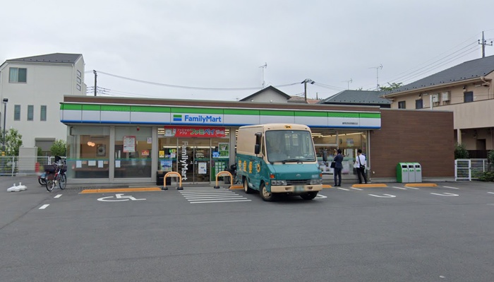 コンビニ　ファミリーマート（コンビニ）まで350m