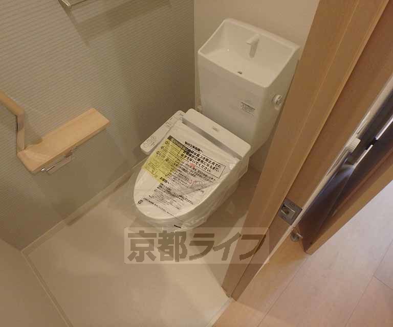 トイレ　ウォシュレット付きトイレです。
