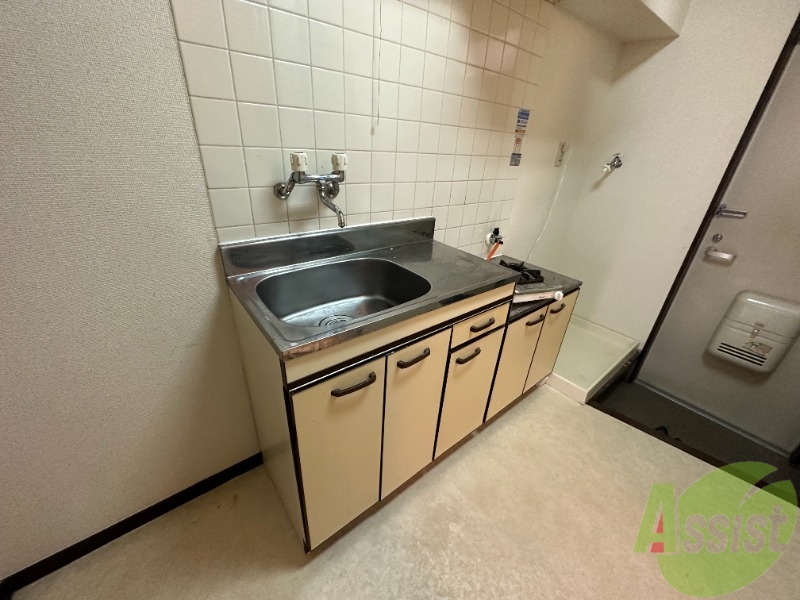 キッチン　コンパクトなキッチンで一人暮らしにぴったりです。