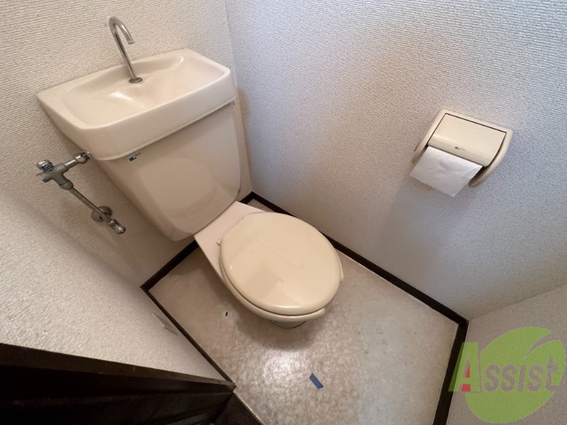 トイレ　トイレとお風呂が別なので清潔に使えて嬉しいですね。