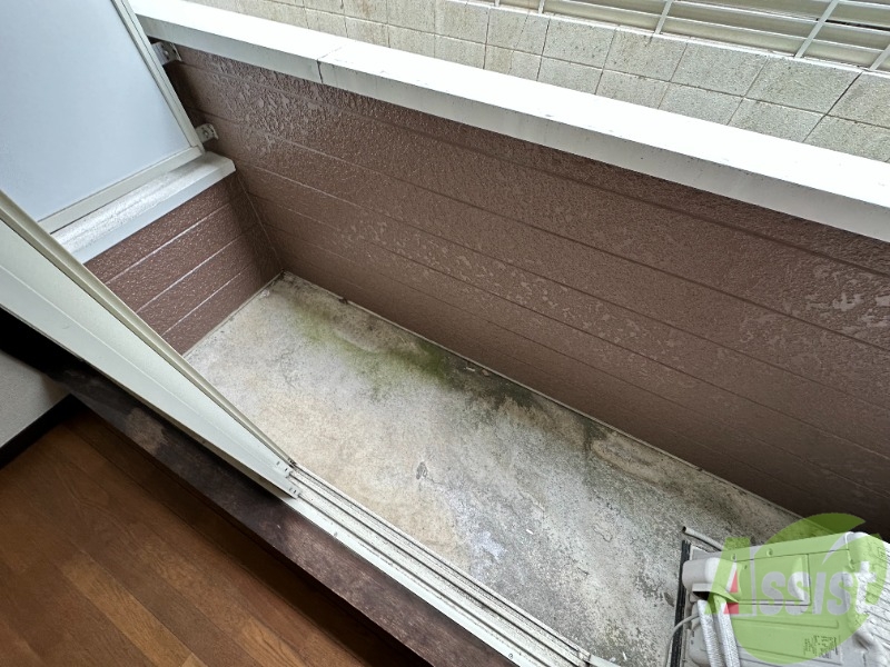 バルコニー　バルコニーがあるので洗濯物は外に干せそうですね。