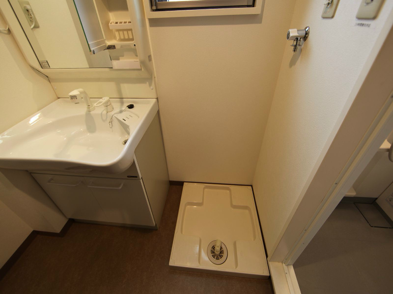 洗面設備　脱衣所　独立洗面所（シャンプードレッサー）洗濯機用意できます