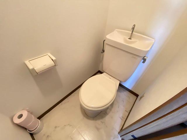 トイレ　別号室の写真です