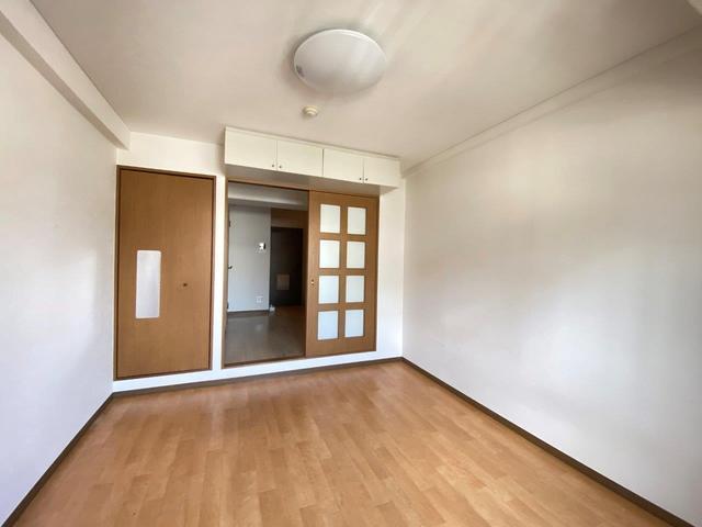 居室・リビング　別号室の写真です