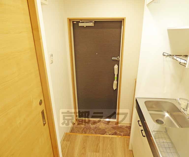 玄関　広々とした玄関です。