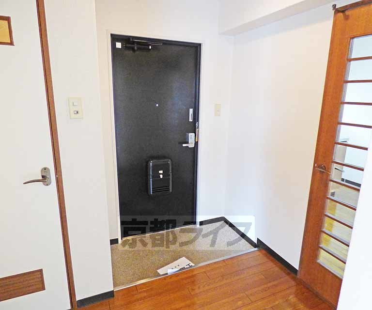 玄関　玄関です。