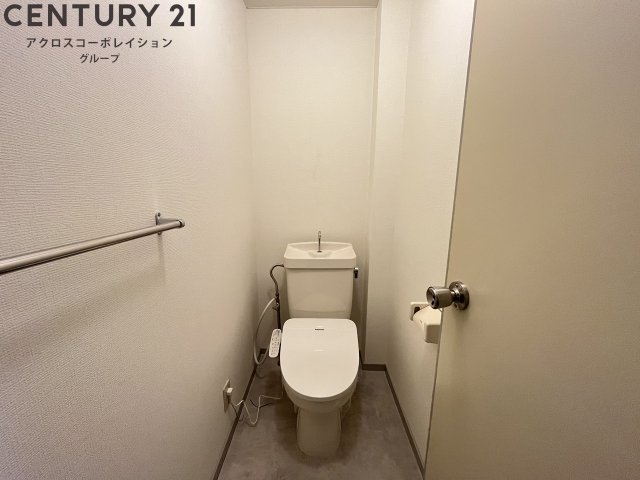 トイレ　温水洗浄便座