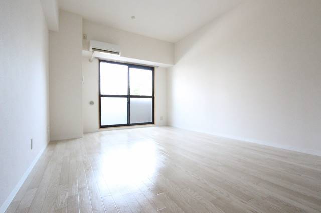 その他部屋・スペース　８．５帖の広めのお部屋