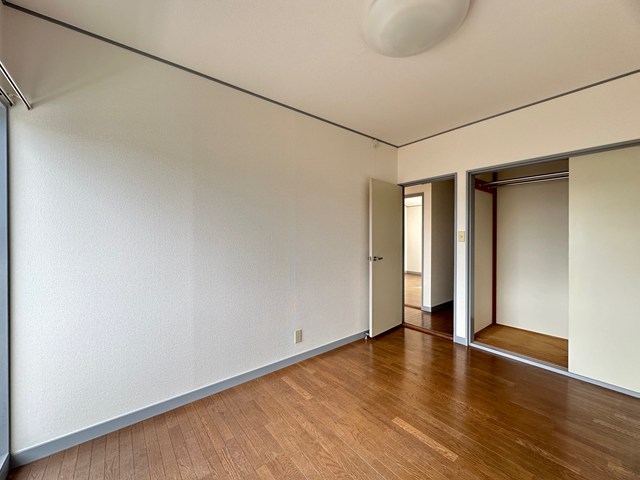 その他部屋・スペース　2階・南東向き洋室5.5帖☆こちらのお部屋にもクローゼットが