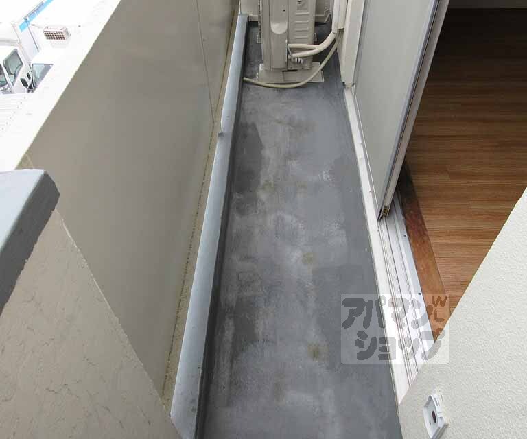 バルコニー　長いベランダです