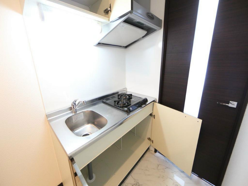 キッチン　システムキッチン（ガス2口コンロ）冷蔵庫・レンジ用意できます