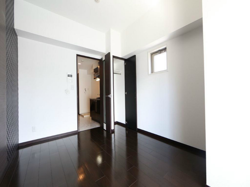 居室・リビング　洋室6.8帖　クローゼット付（収納充実してます）